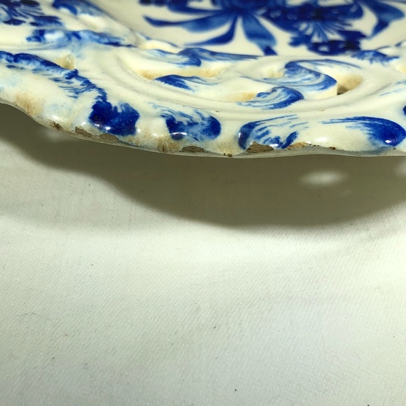 ITALIAN WHITE W/BLUE FLOWERS CERAMIC DECORATIVE PLATE - Picture 14 of 15